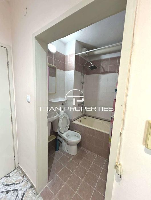 Дава се под наем Двустаен апартамент в Варна, Гръцка махала - 80 кв.м за 650 € - Снимка #5