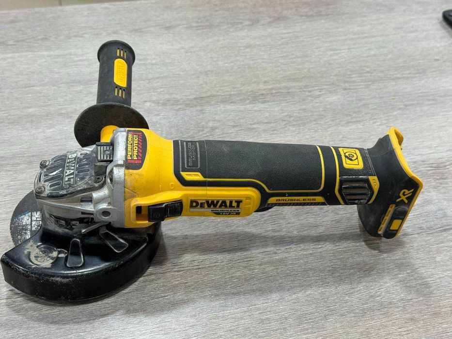 Акумулаторен ъглошлайф DeWALT DCG405