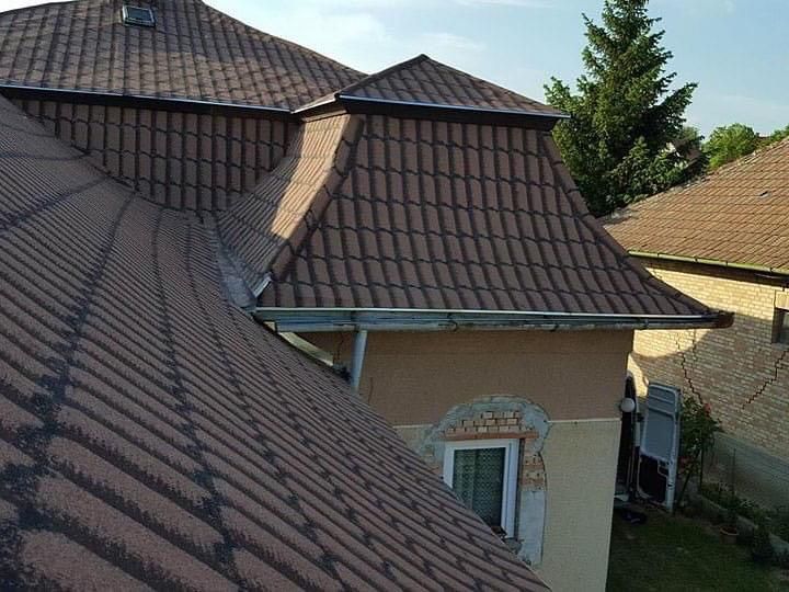 Reparatii acoperisuri montaj dulgheri masardari montaj tigla metalica