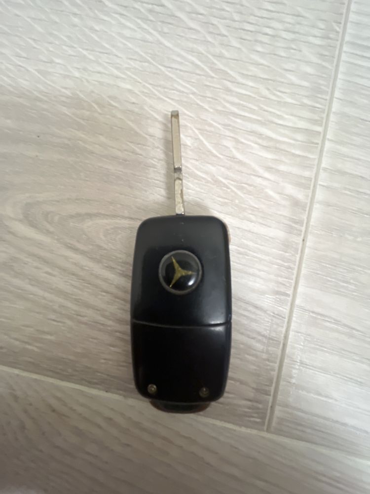 Ключ выкидной на Мерседес W210