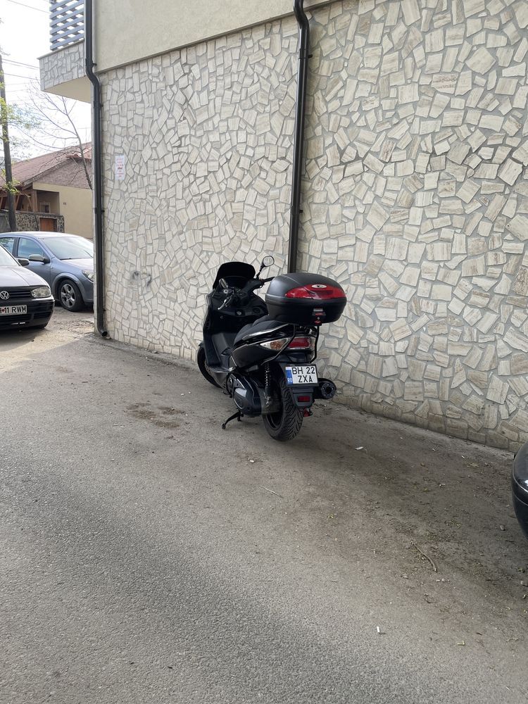 Scuter Maxiscuter Kymco Xciting 500 R