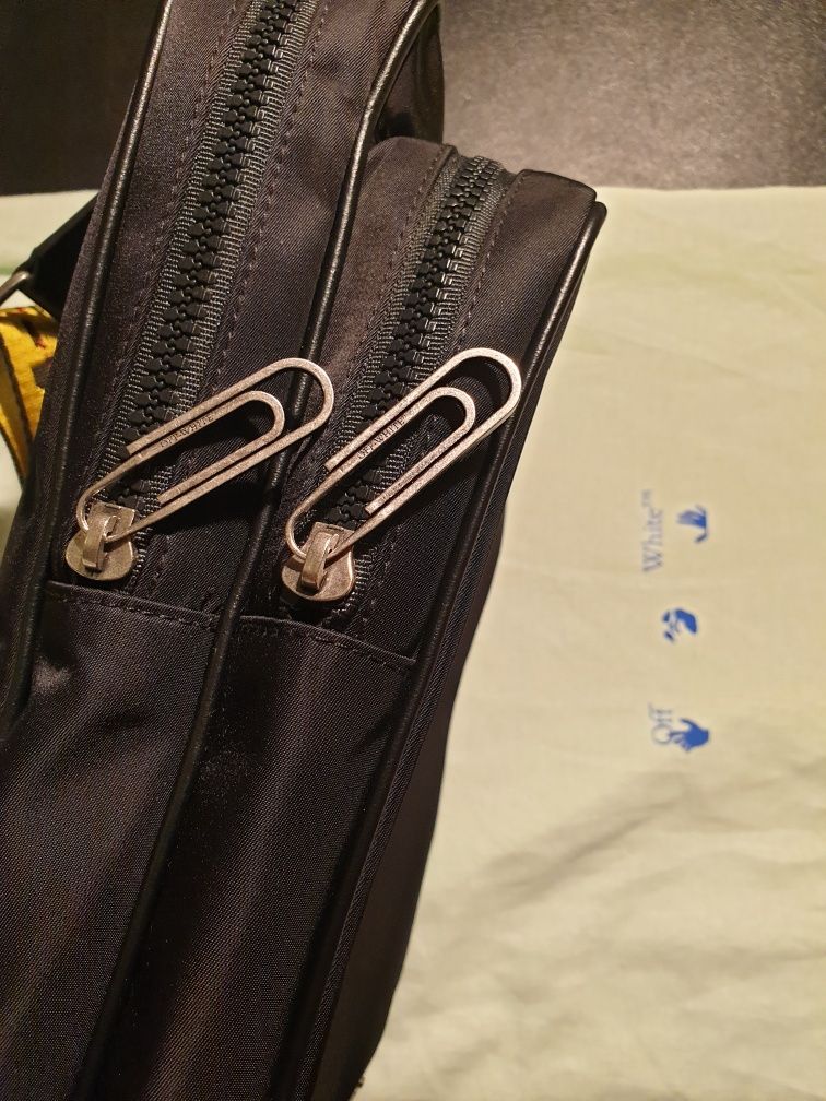 Borseta Off-White Off-Core Messenger Bag