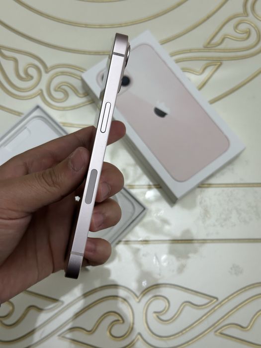 iPhone 13 128Gb в идеальном состоянии