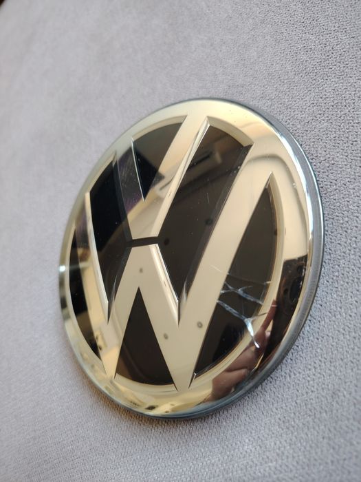Оригинална предна емблема за дистроник заVW Golf 7