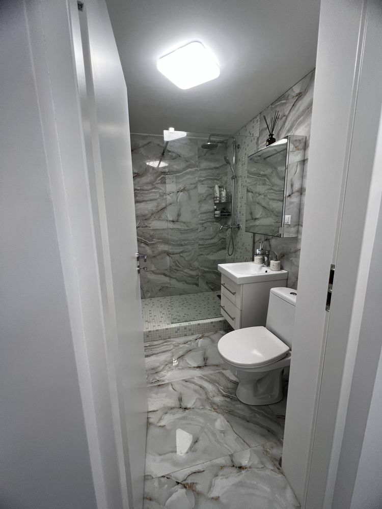 Vand Apartament 2 camere lux complet renovat si utilat ,Proprietar