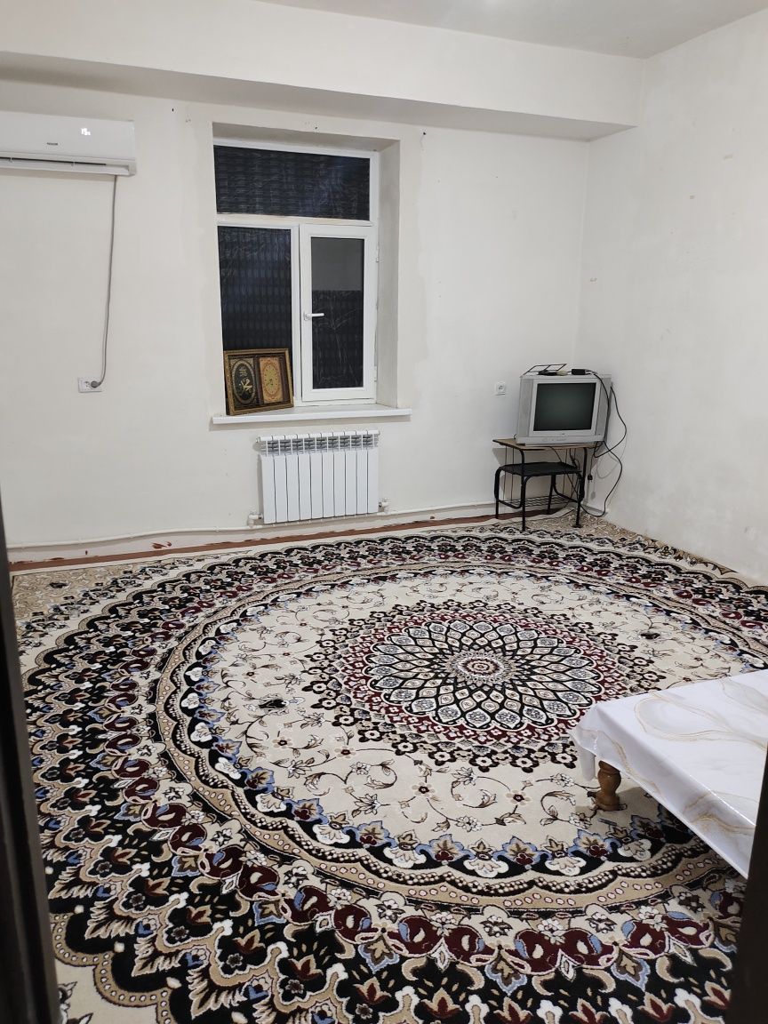 Урганч шахри 1 хонали квартира узок муддатга ижарага берилади.водник .