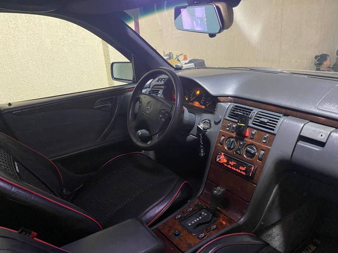 Продаю Мерседес w210