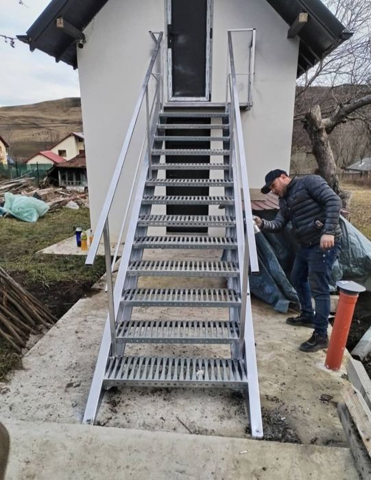 Scara zincate la comanda în toată tara oferim și montaj gratuit