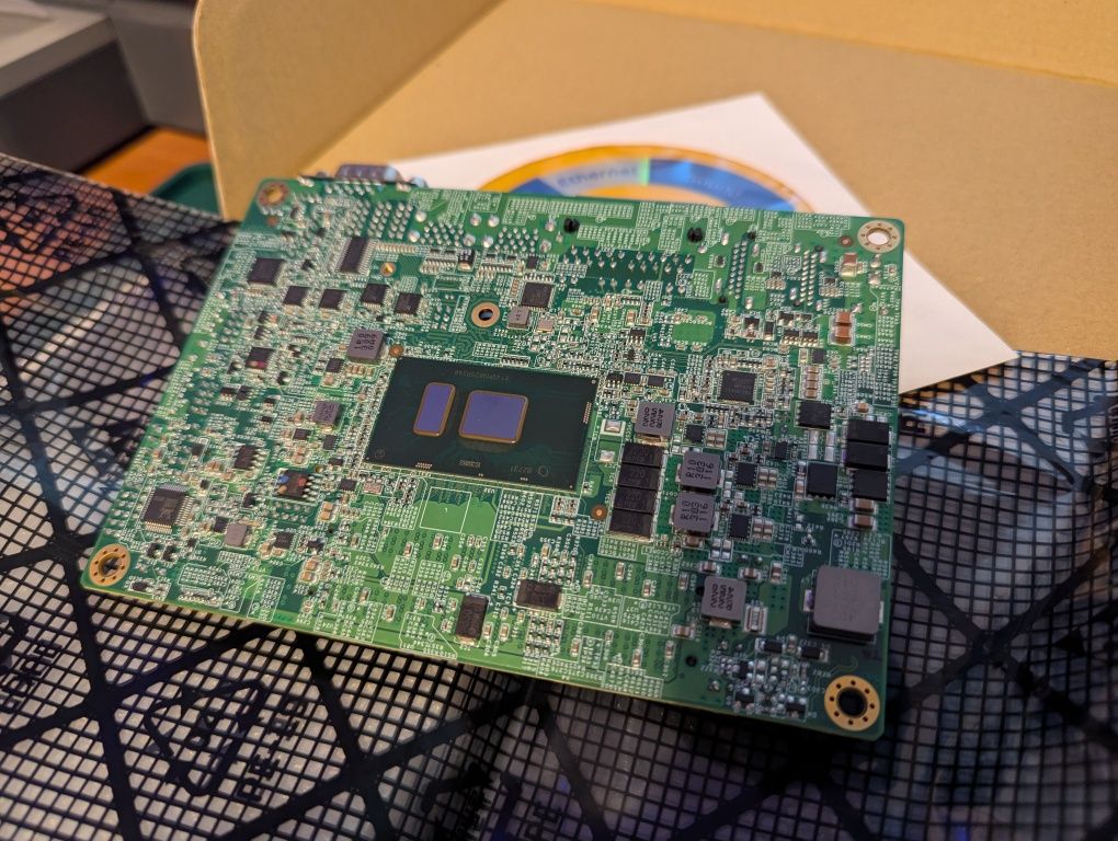 Placa de baza industriala iBase DI-IB917AF-7300 i5-7300u LVDS 3.5" SBC