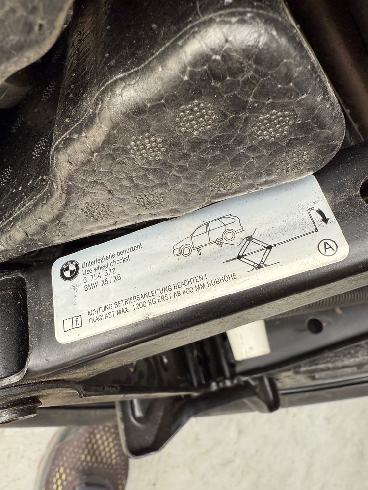 Резервна гума патерица Бмв Е70 Е71 Ф15 Ф16 bmw X5