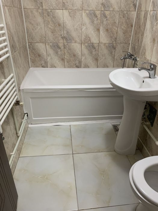 Inchiriez apartament