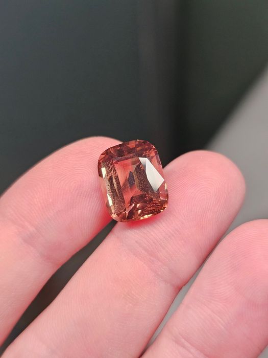 Редкий турмалин 10.53 ct, падпараджа