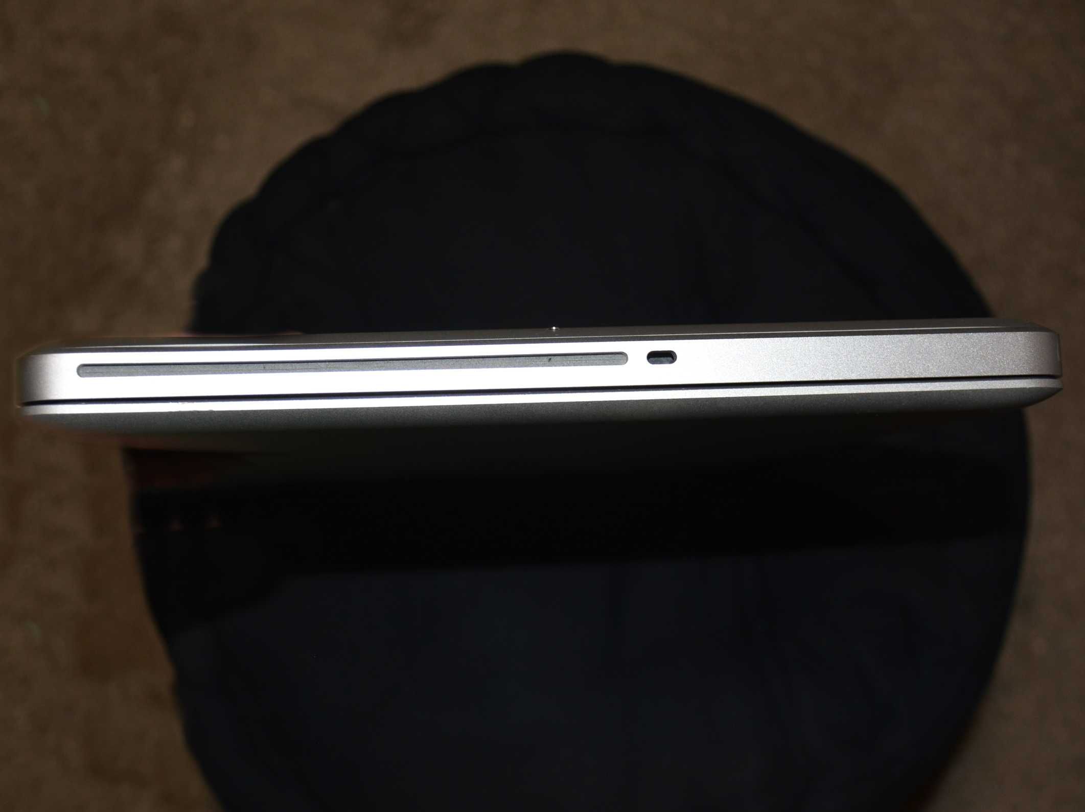 MACBOOK PRO- I7, 8GB- 2010