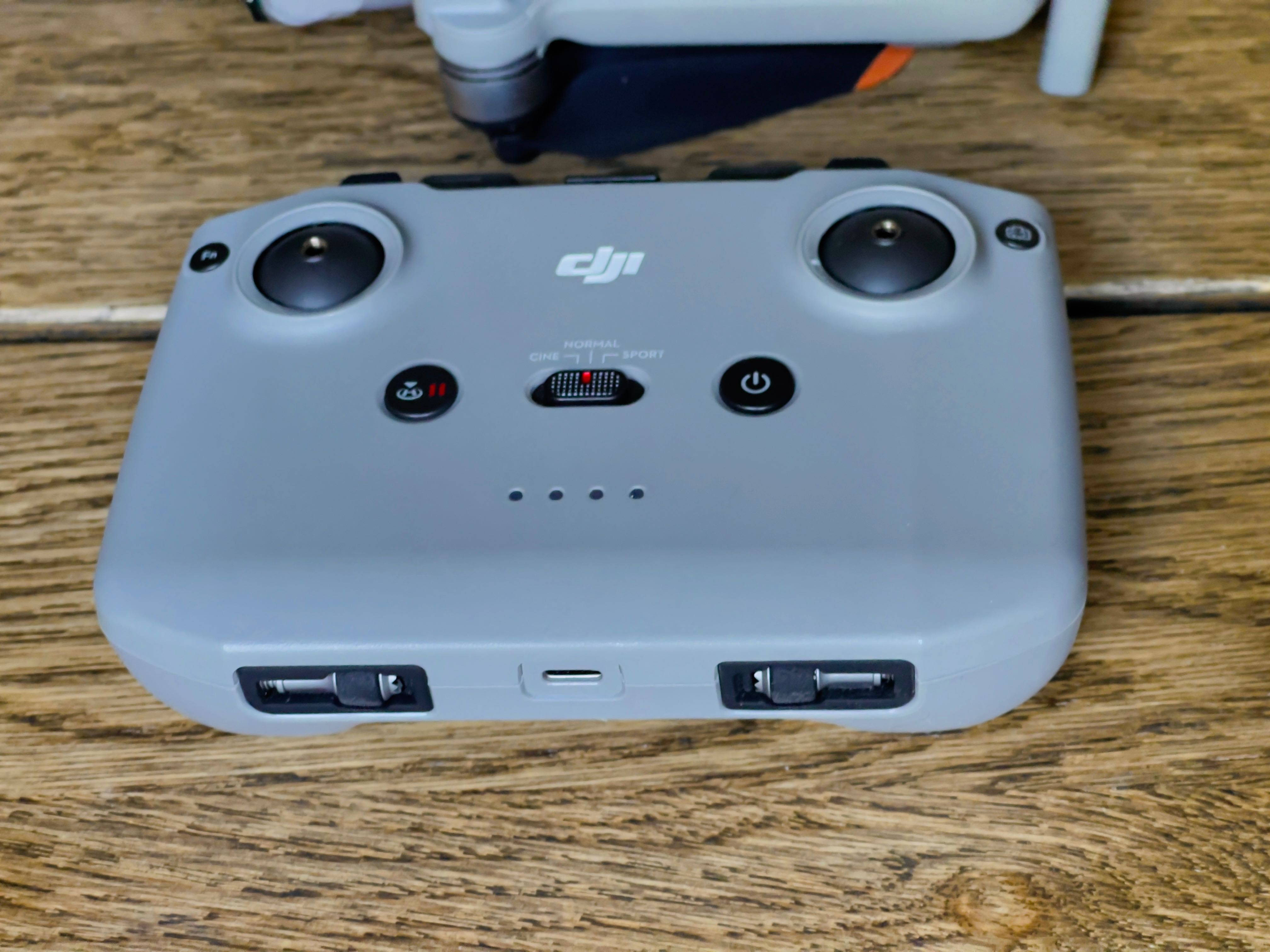DJI AIR 2S fly combo