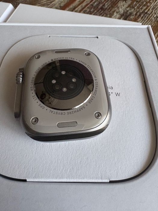 Оригинален Apple Watch Ultra перфектен с документи за покупката