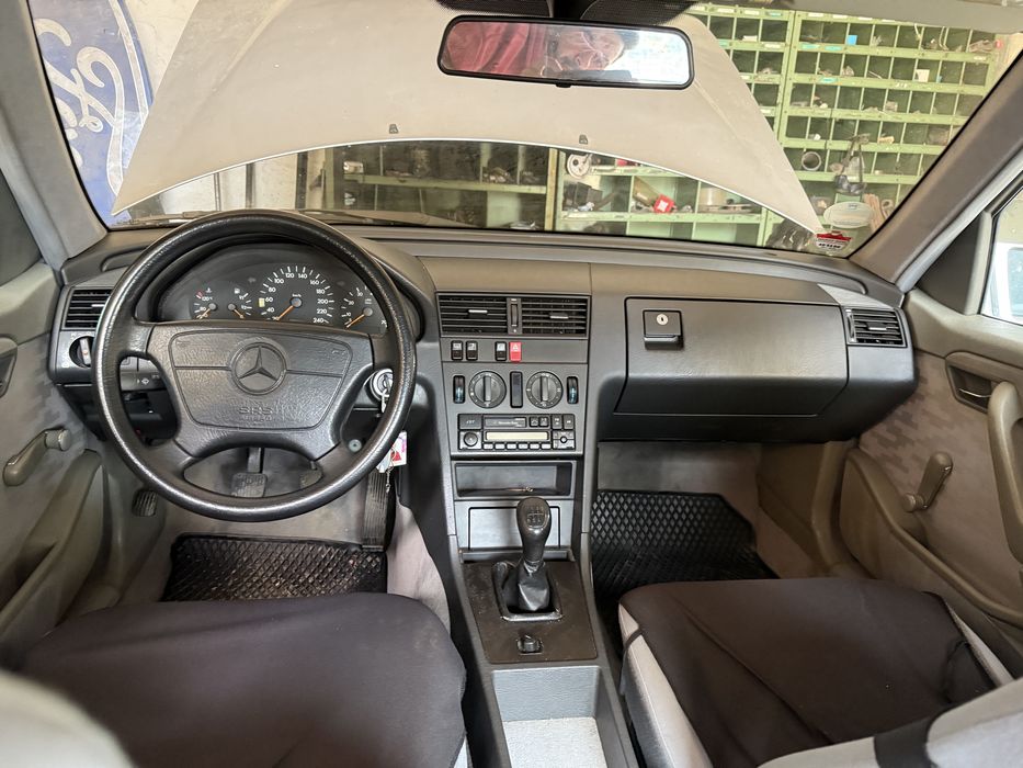 Mercedes  C220 150CP an  12.1993 Masina de epoca