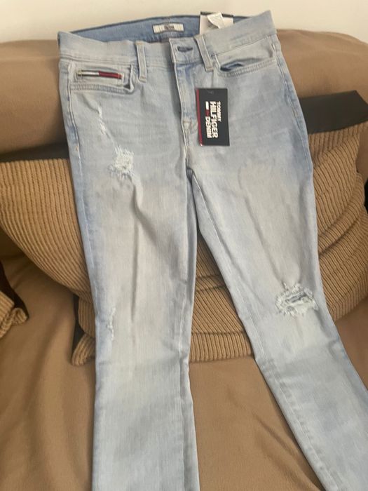 Vand blugi dama de la Tommy Hilfiger marimea M stretch Legging