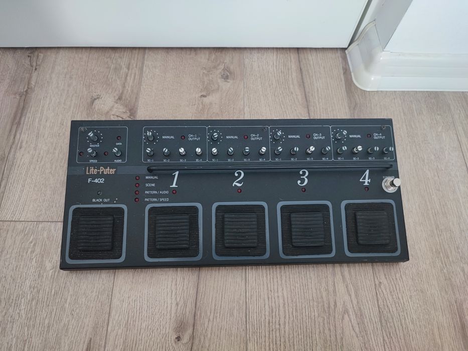 Controller audio de picior Lite Puter F 402 cu 4 canale