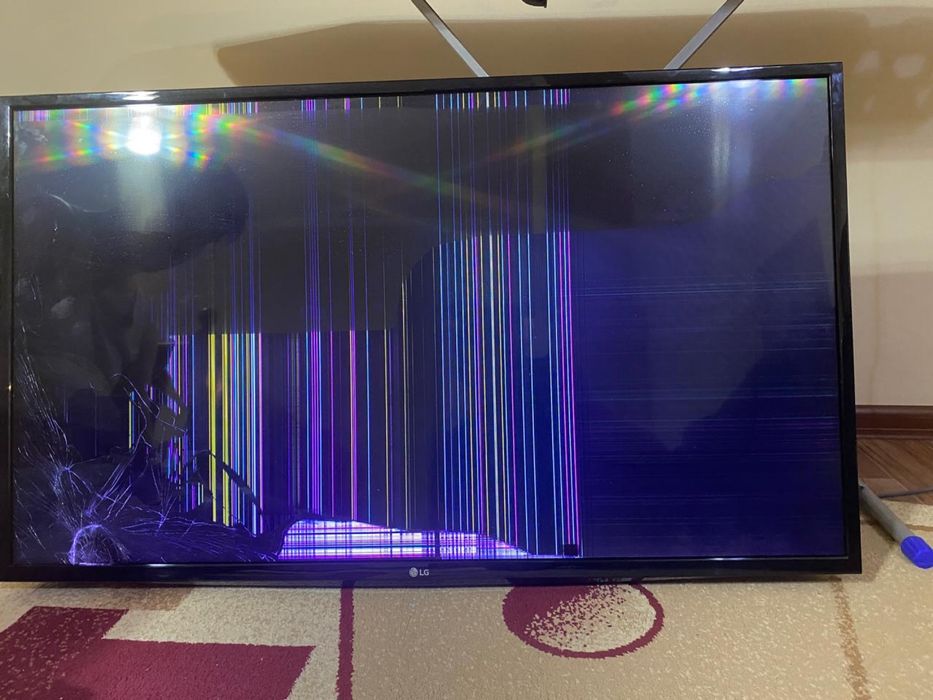 LG трещина на экране.