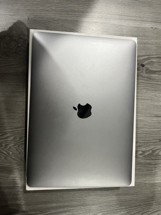 Mac book air 13.3 inch