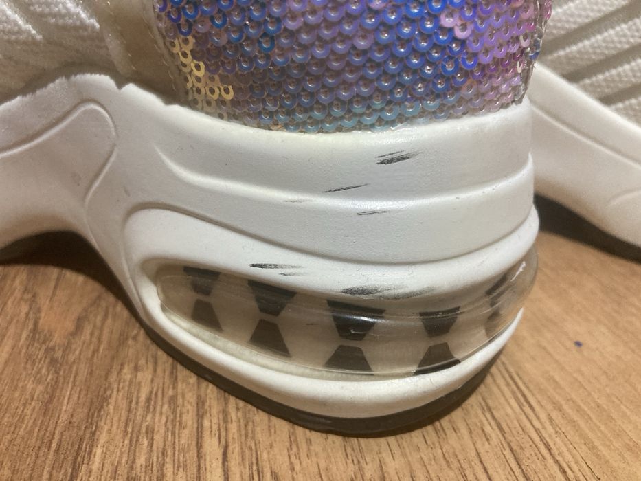 Маратонки -червени и бели