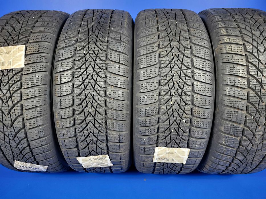 Vand set 4 anvelope ca Noi 225 50 17 Dunlop Sport 7mm  RFT