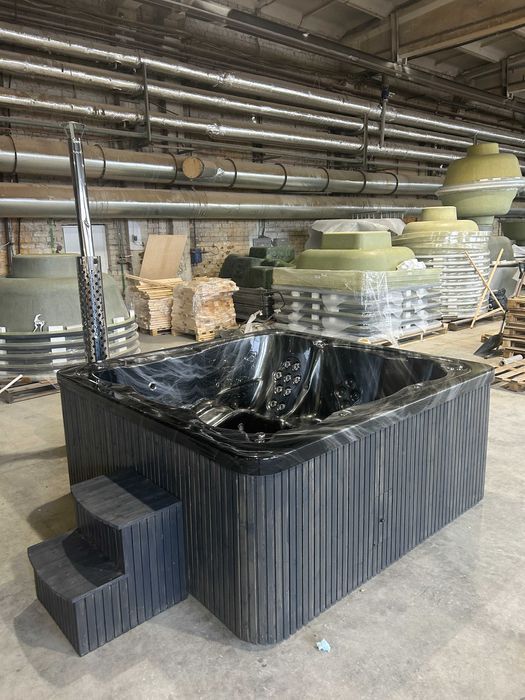 Jazuzzi ciubar QUADRO Nomad