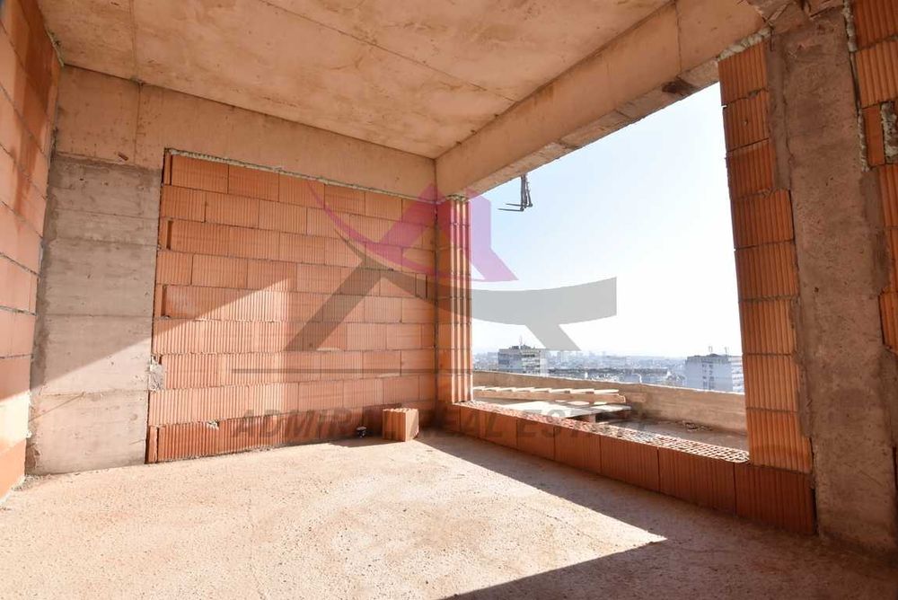 Продава се Мезонет в Варна, Изгрев - 247 кв.м за 1341 €/кв.м - Снимка #1