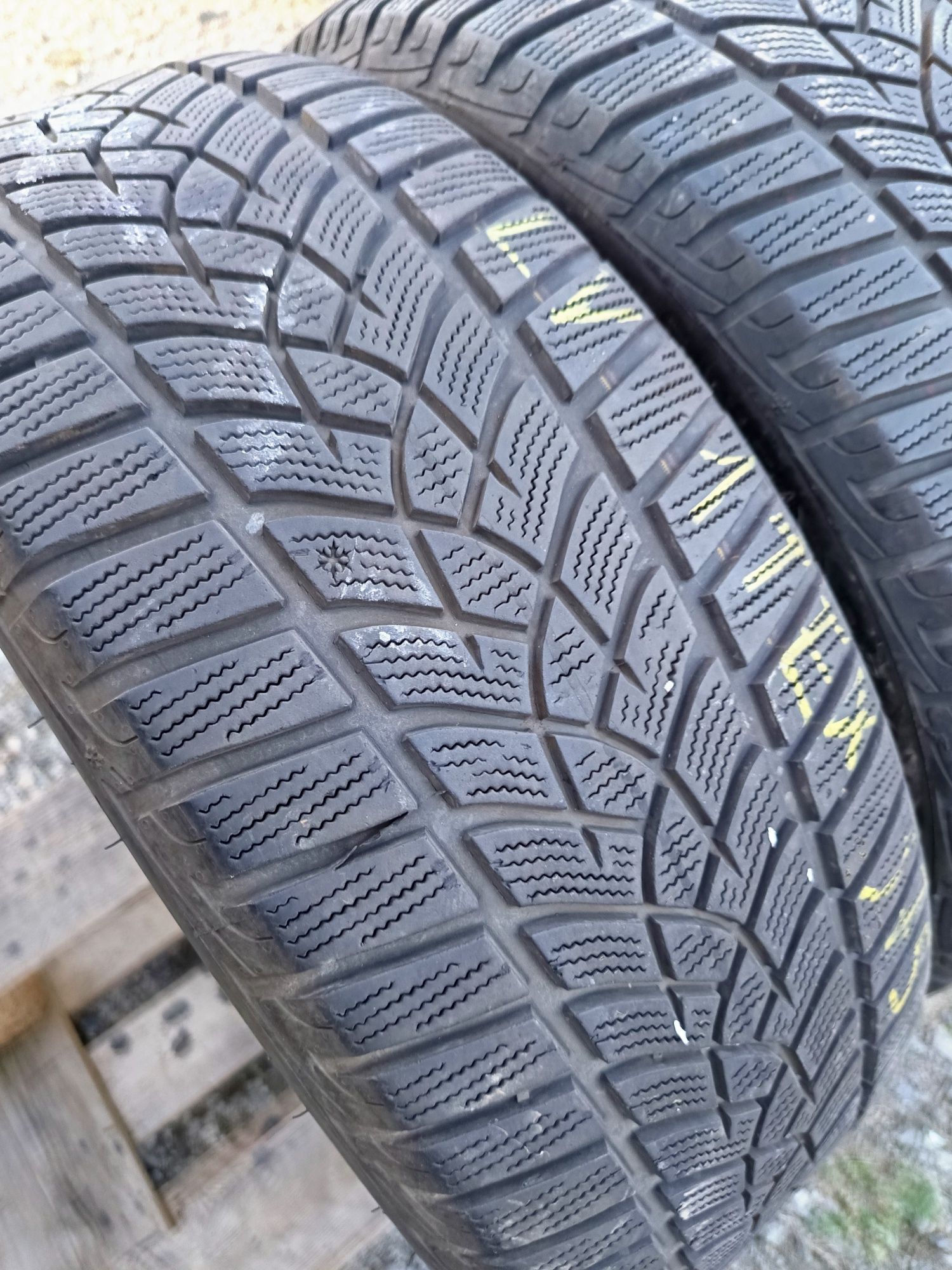215.55R 17.98V GOODYEAR ДОТ 3217