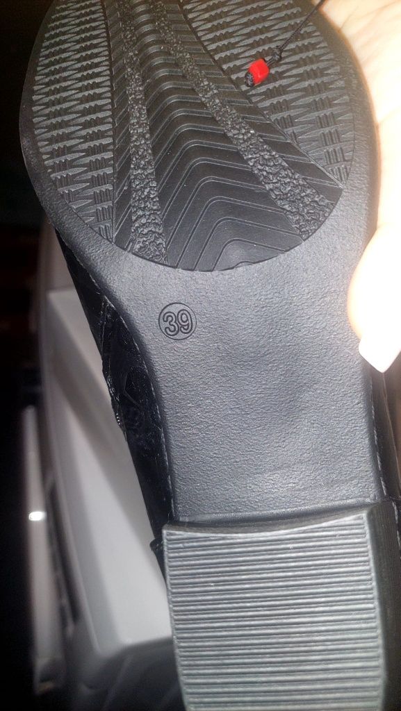 De vanzare botine