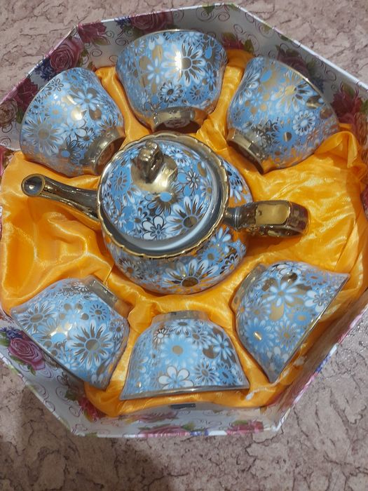 Чайный сервис 6 персон очень красивый