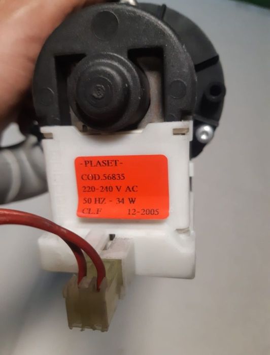 Motor + pompa de evacuare masina de spalat Indesit