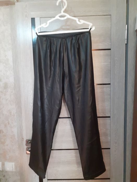 Брюки эко кожа в отличном состоянии
