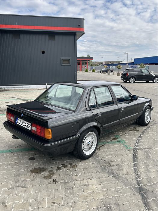 BMW Seria 3 E30 Sedan 320i