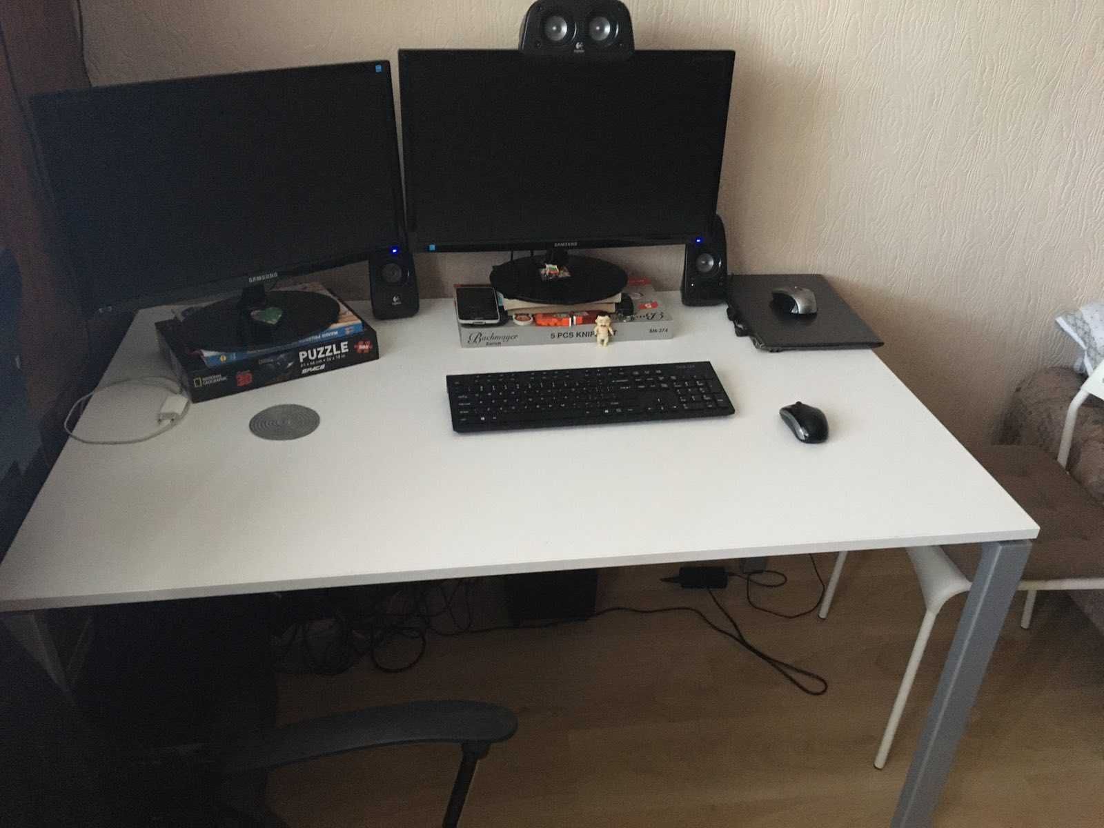 Продавам 2бр бюра Steelcase 130х80 + контейнер 60*42*54