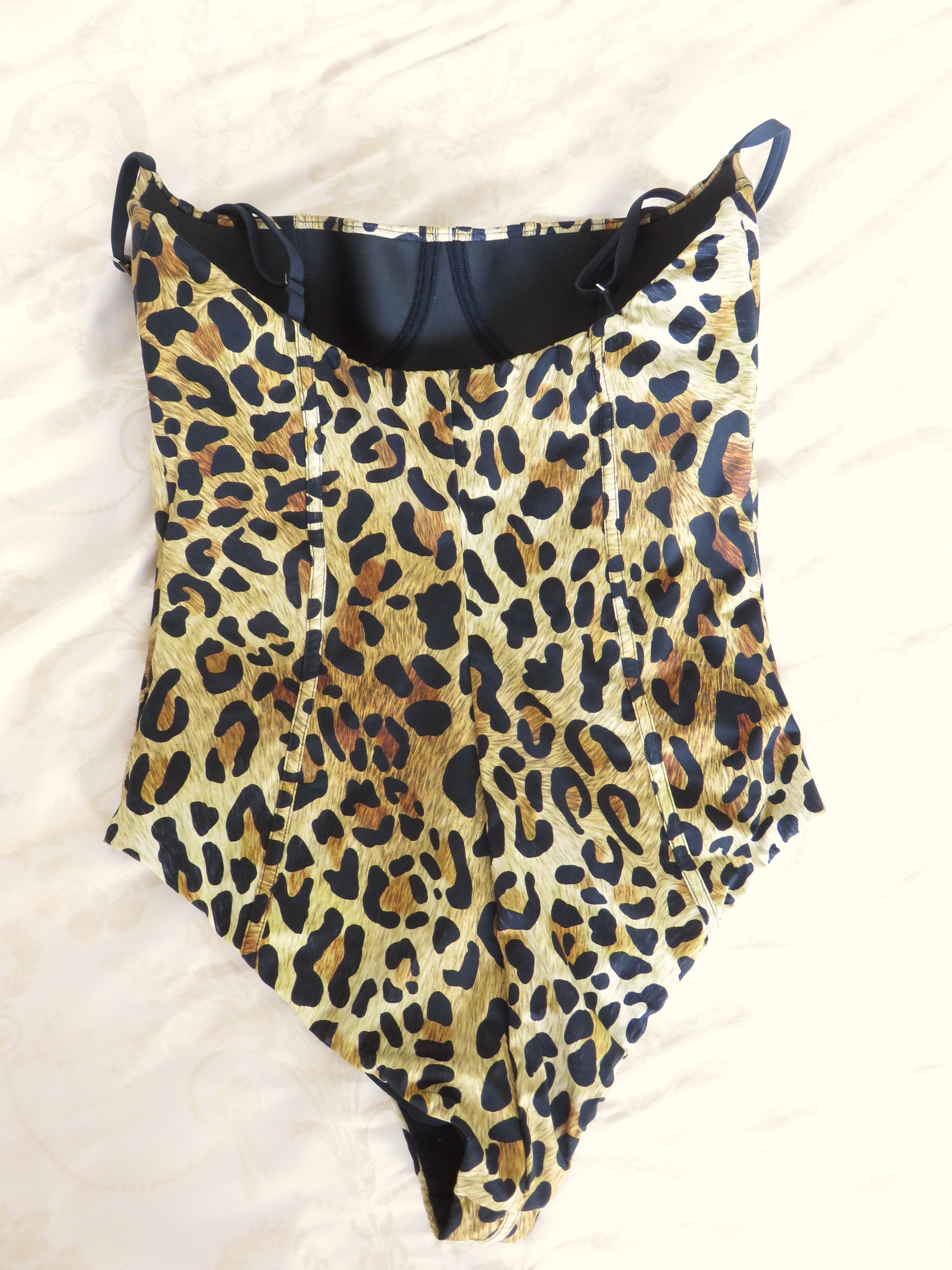 Цял бански Dsquared2, M - L, нов