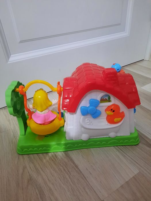 Casuta cu sunete si lumini