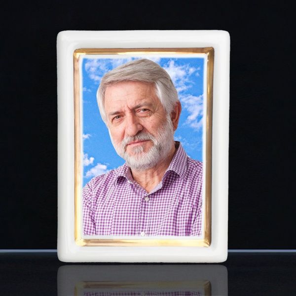 Ceramica funerara in amintirea celor dragi.