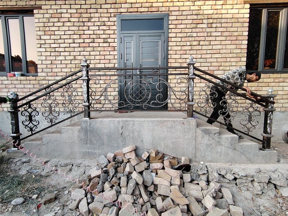 Темир дарвозалар лексан навес решотка ва акфа ешик ва ромлар келиштия