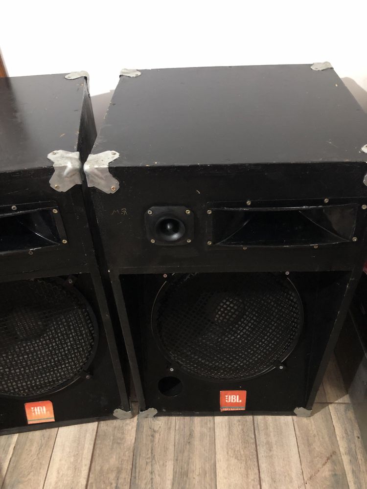 Boxe jbl 2000 w suna foarte bjne