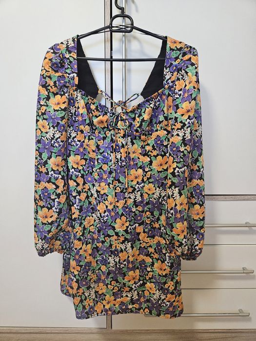 Rochie scurta cu spatele gol