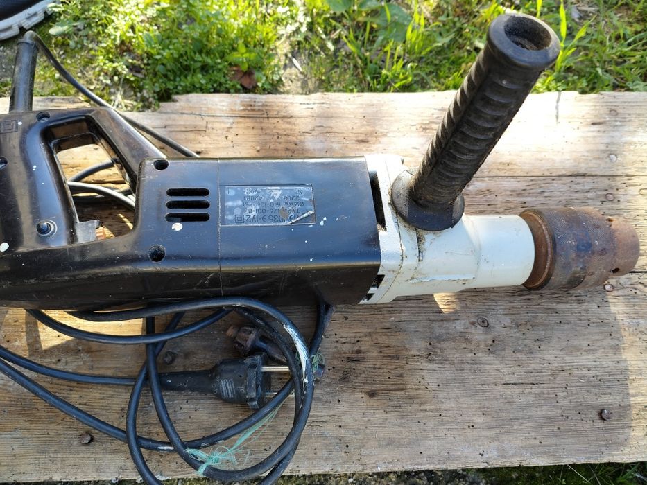 Пробивна ,ударна бормашина!