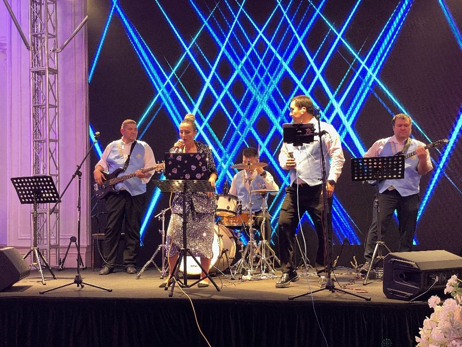 ArtBand - live band на ваше мероприятие. Живая группа