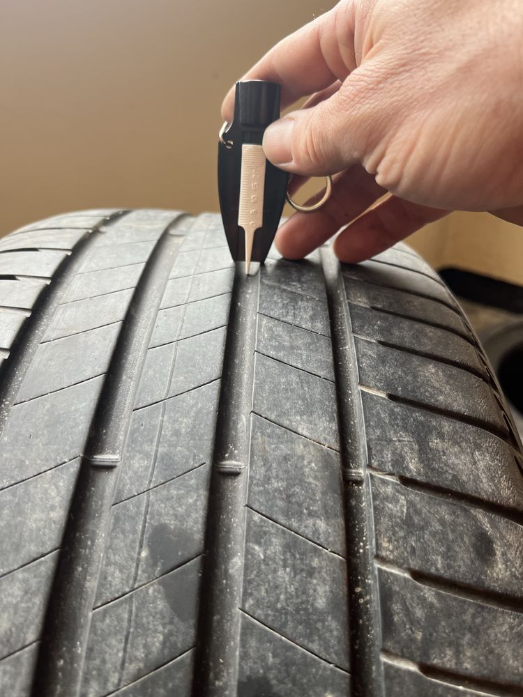 Гуми Bridgestone 245/40/19 2бр