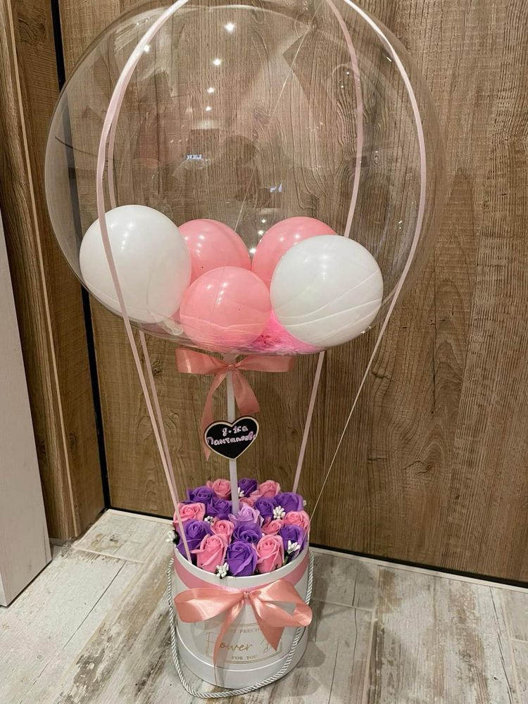 Кутия с бъбъл балон и сапунени рози