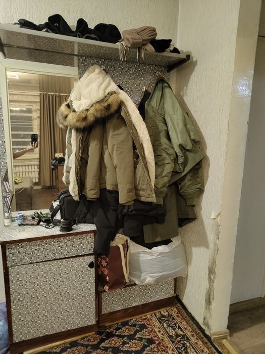 Отдам прихожую срочно !