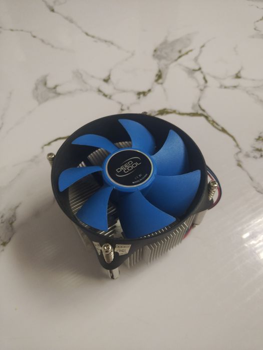 Продаю кулер deep cool