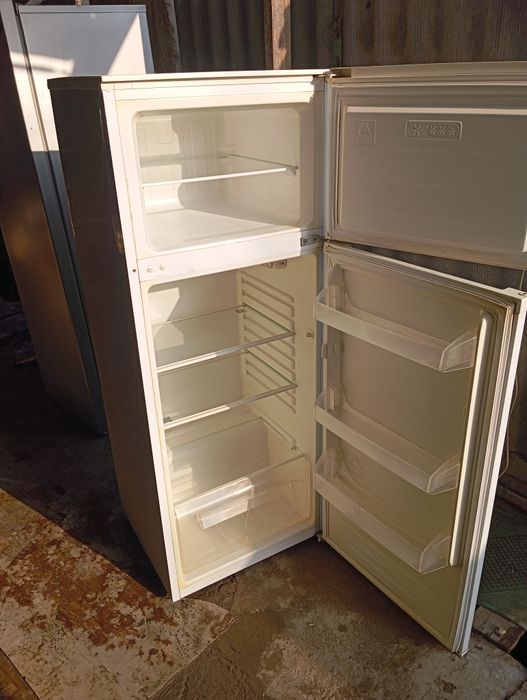 Срочно продаю холодильник ройсон в идеальном состоянии