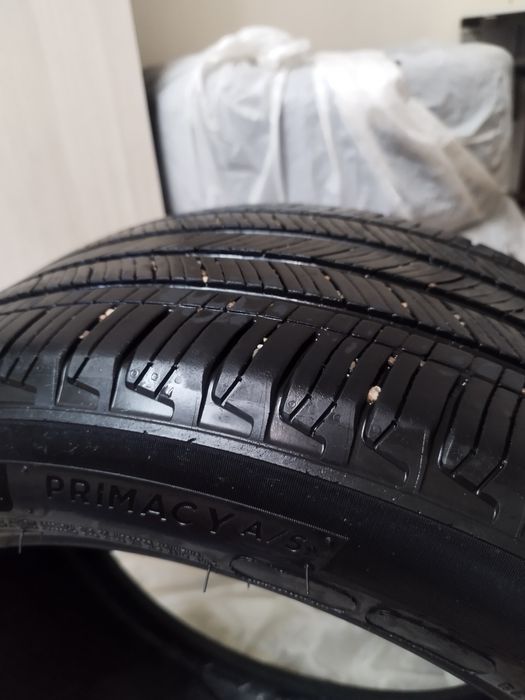 Шины Michelin 245/45 r18.