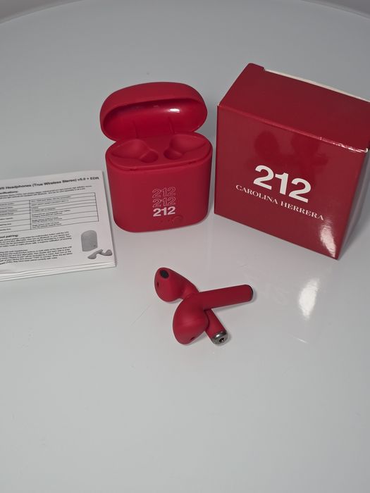 Casti Airpods 212 Carolina Herrera